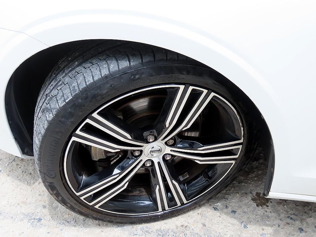 Volvo S60 — photo 20