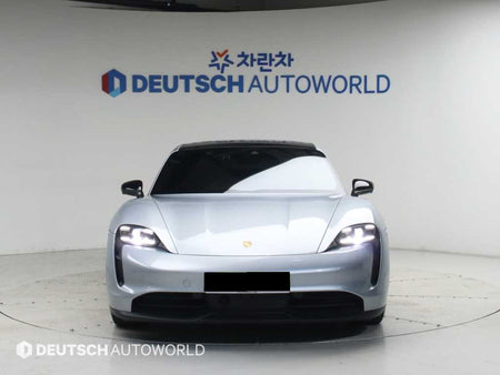 Porsche Taycan — photo 03