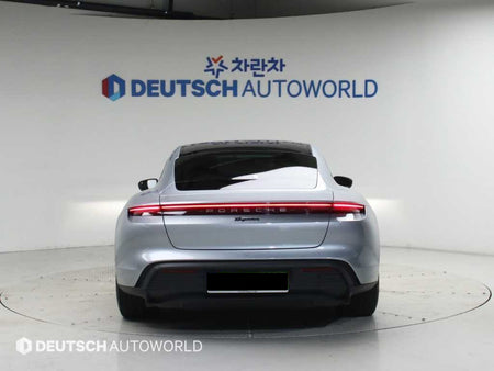Porsche Taycan — photo 04