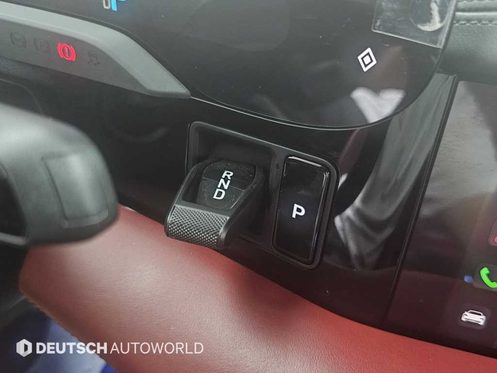 Porsche Taycan — photo 09