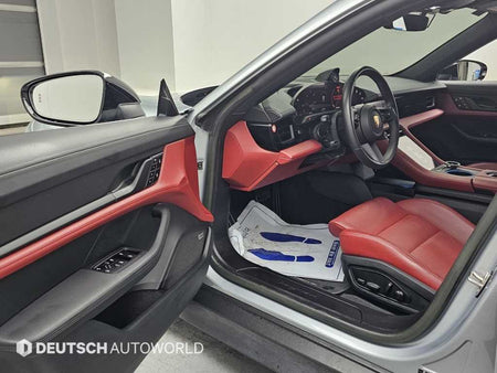 Porsche Taycan — photo 11