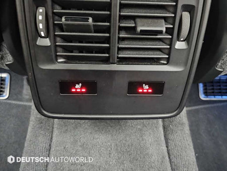 Porsche Taycan — photo 16