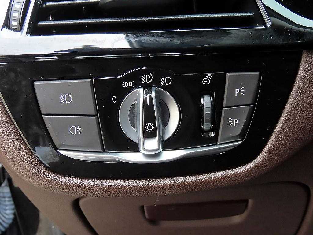 BMW 5-Series — photo 13