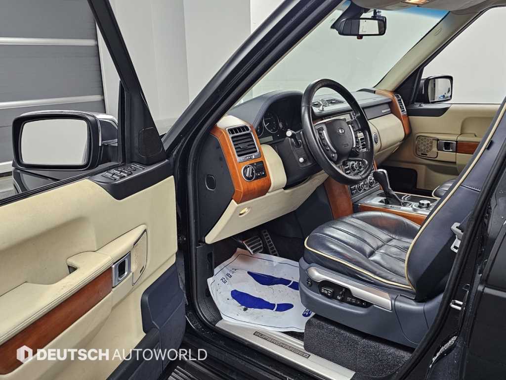 Land Rover Range Rover — photo 11