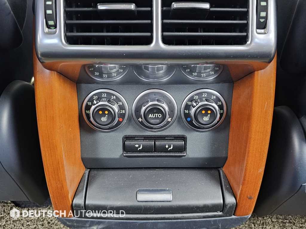 Land Rover Range Rover — photo 16