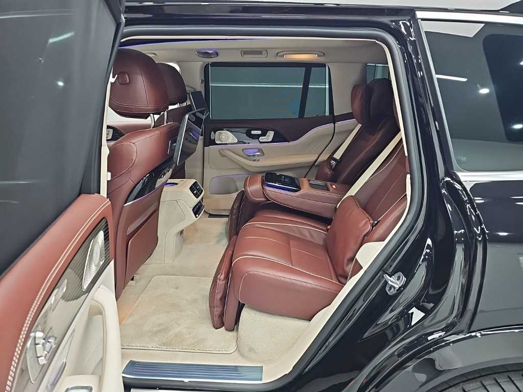 Mercedes-Benz GLS-Class — photo 12