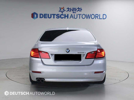 BMW 5-Series — photo 04