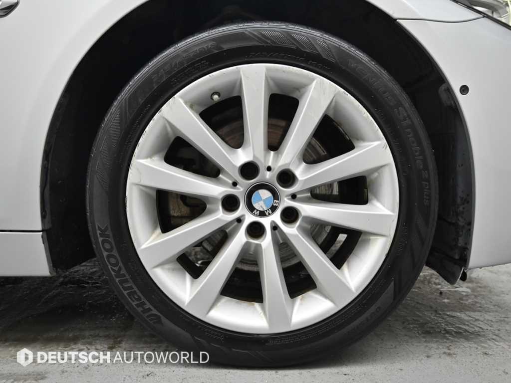 BMW 5-Series — photo 05
