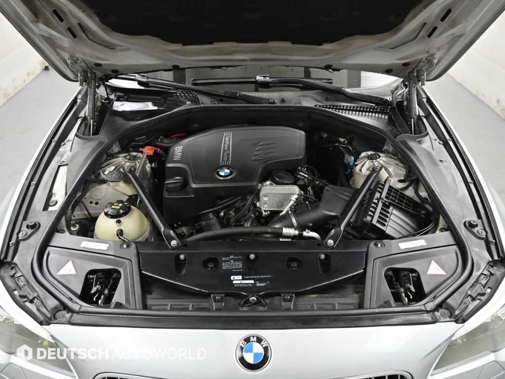 BMW 5-Series — photo 06