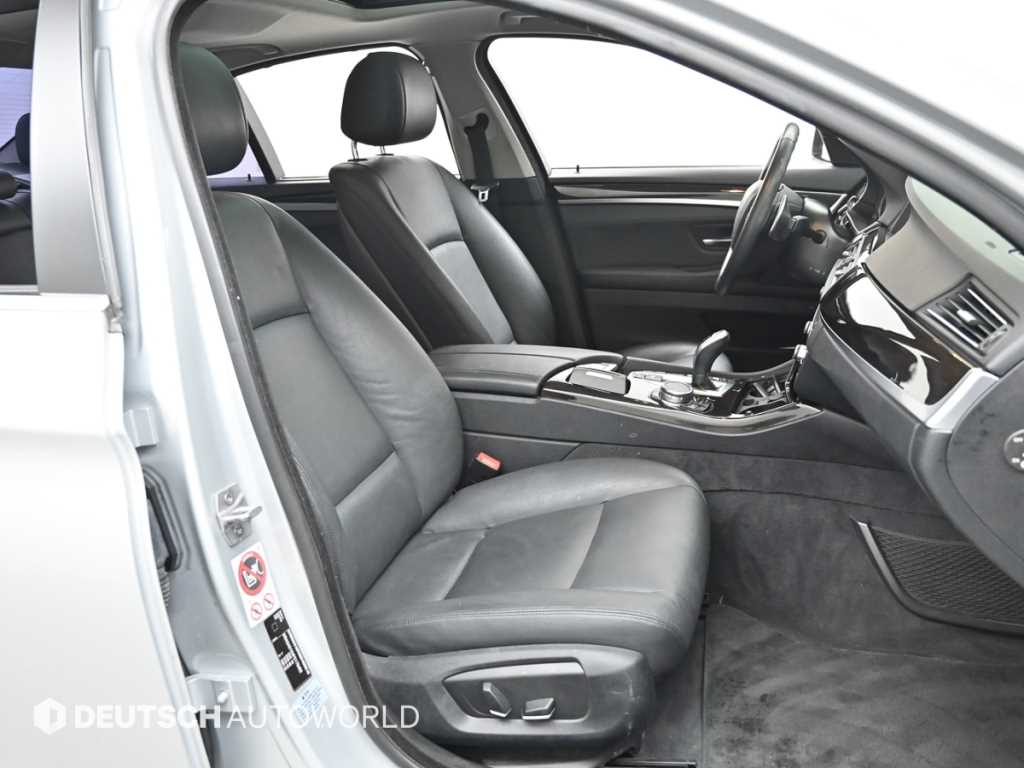 BMW 5-Series — photo 10