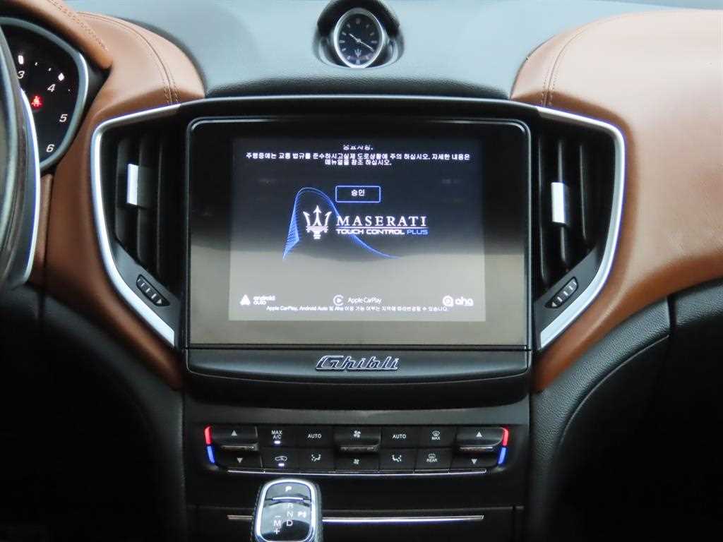 Maserati Ghibli — photo 12