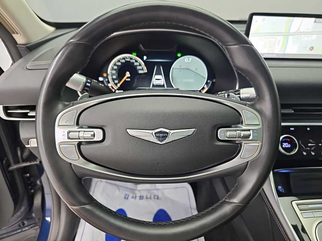 Genesis GV80 — photo 09