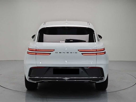 Genesis GV70 — photo 03