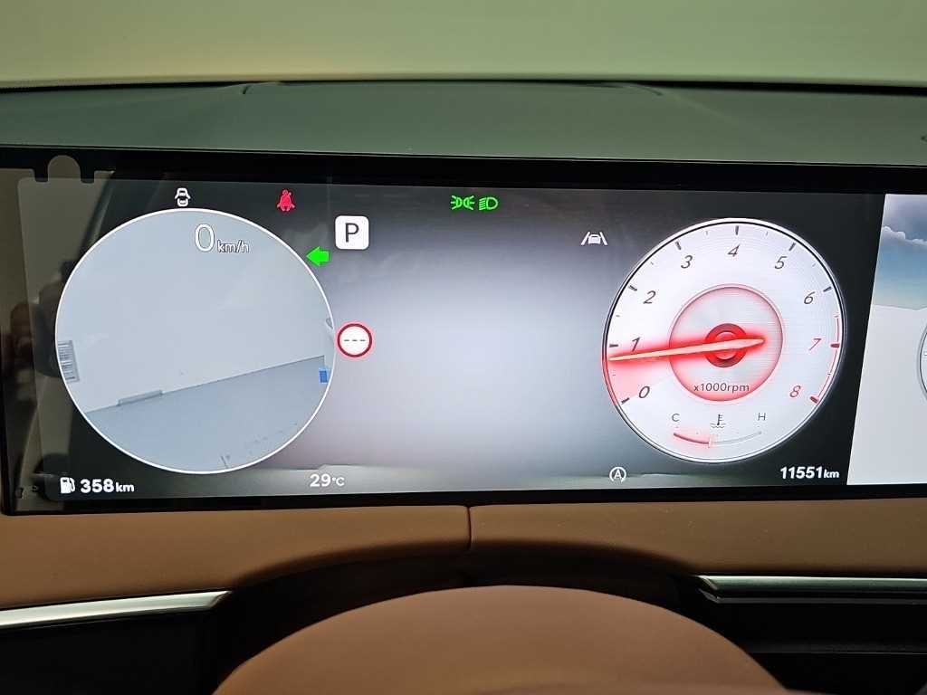 Genesis GV70 — photo 06