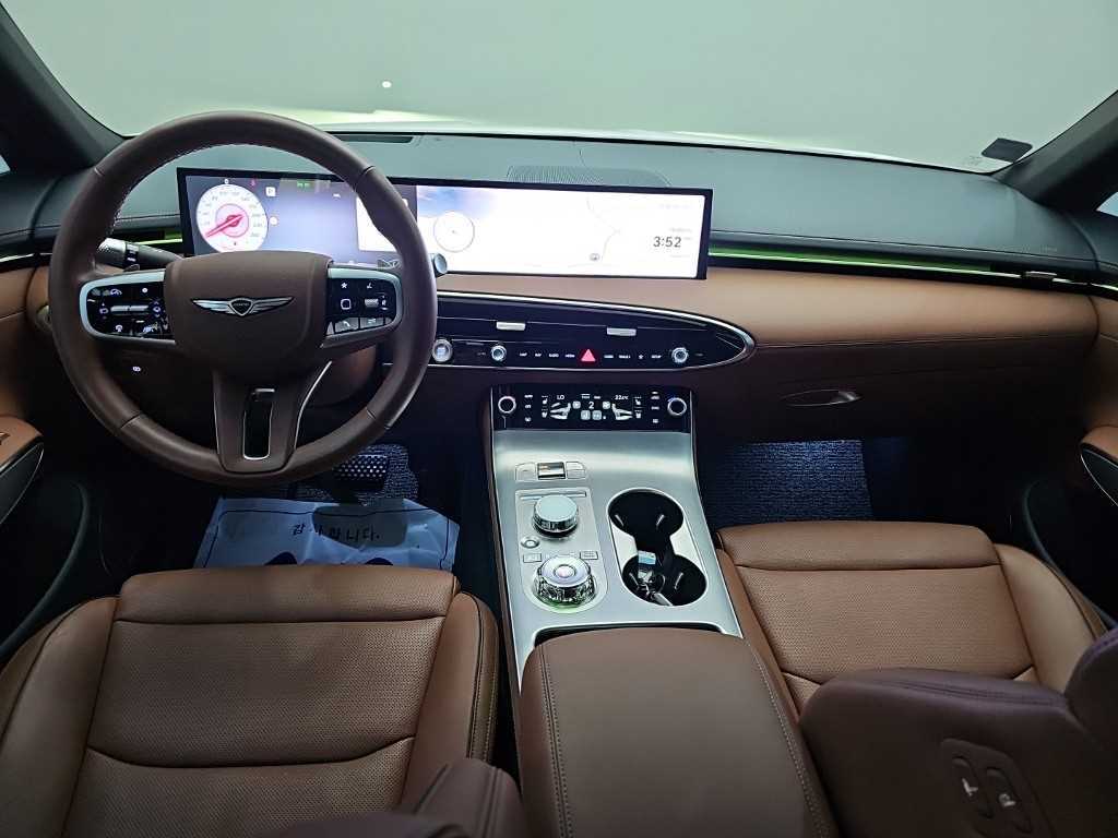 Genesis GV70 — photo 07