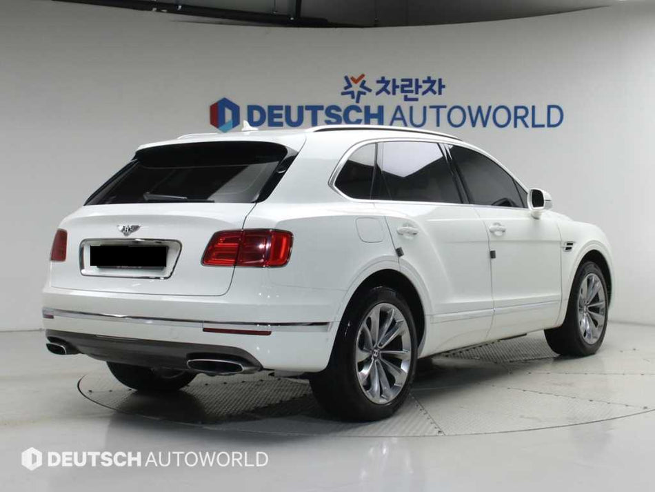 Bentley Bentayga — photo 02
