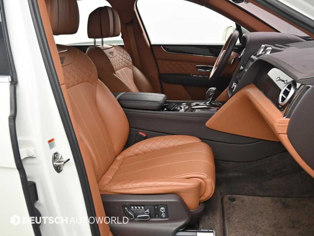 Bentley Bentayga — photo 10