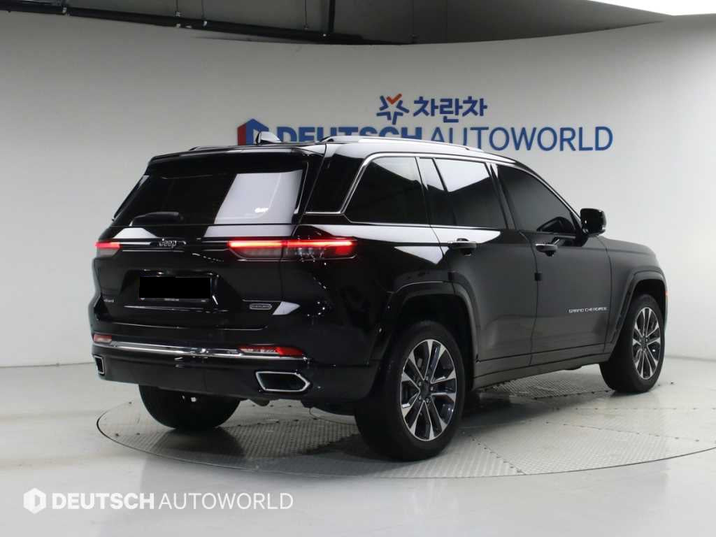 Jeep Cherokee — photo 02