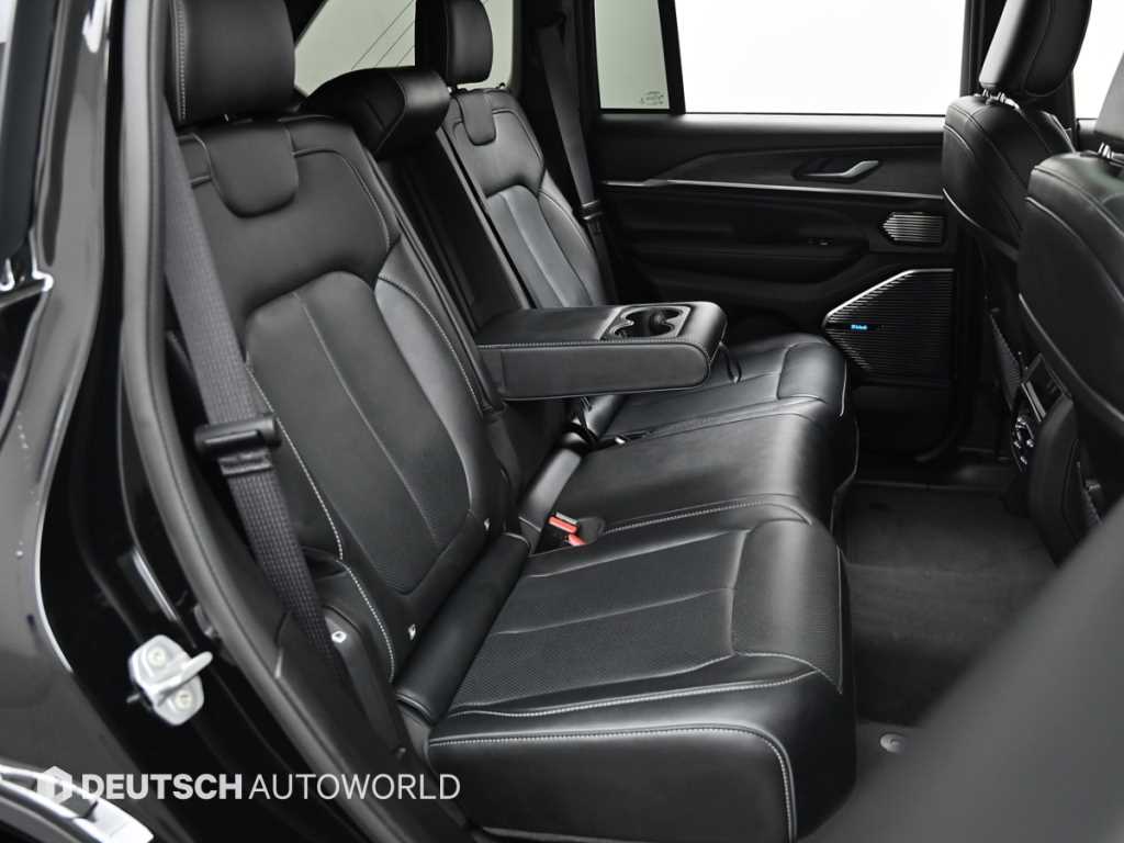 Jeep Cherokee — photo 12