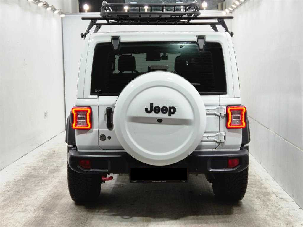 Jeep Wrangler — photo 03