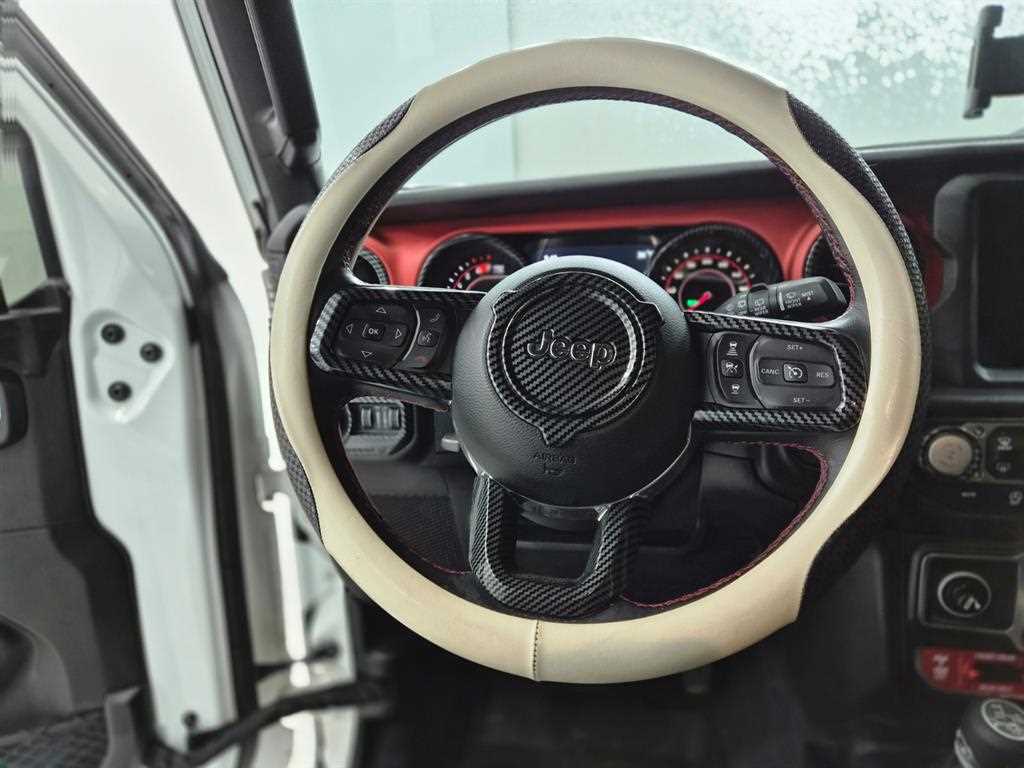 Jeep Wrangler — photo 10