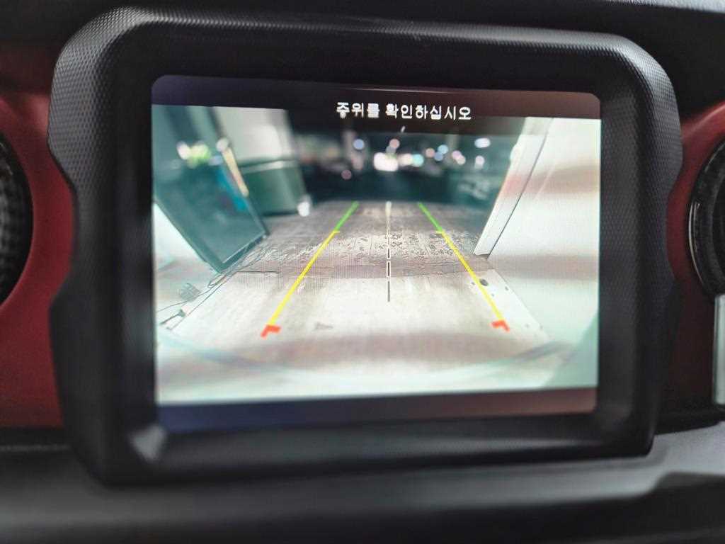 Jeep Wrangler — photo 15