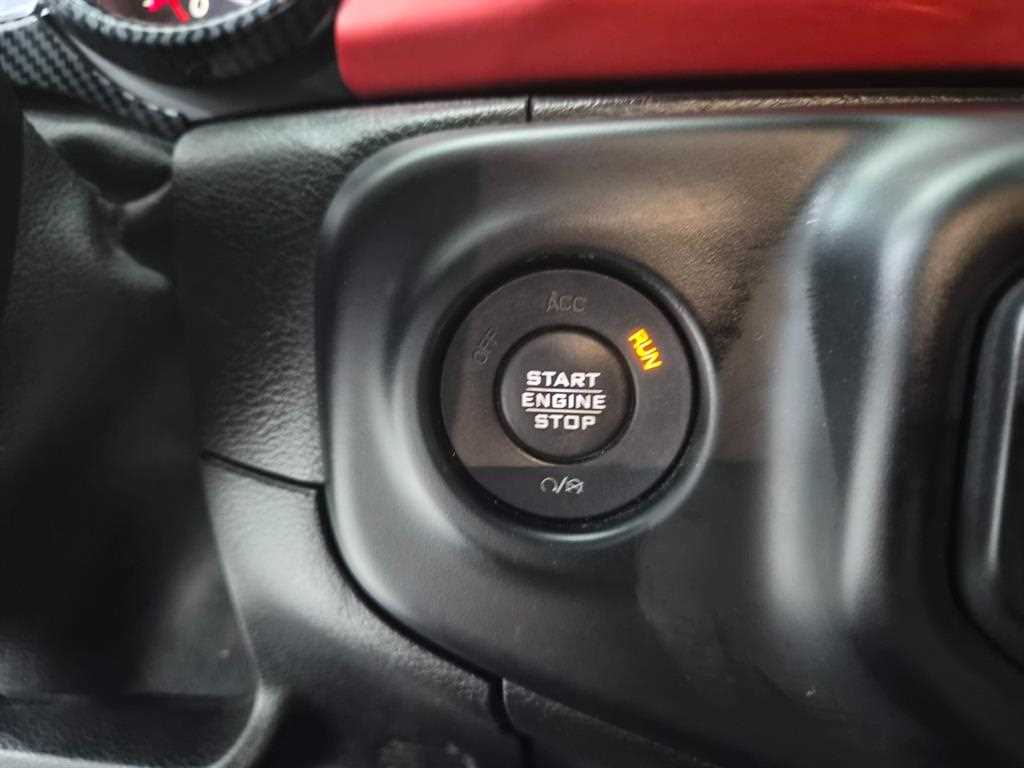 Jeep Wrangler — photo 16