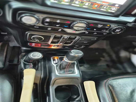 Jeep Wrangler — photo 17