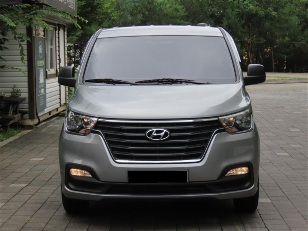 Hyundai Starex — photo 01