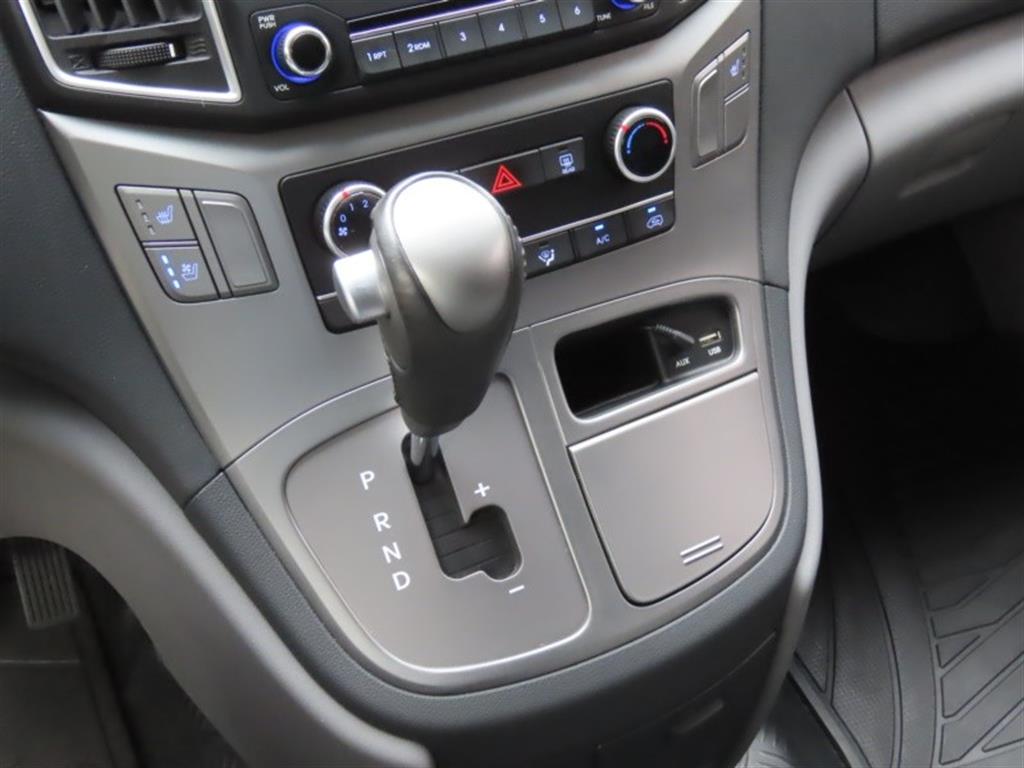 Hyundai Starex — photo 06