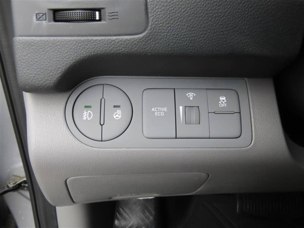 Hyundai Starex — photo 11