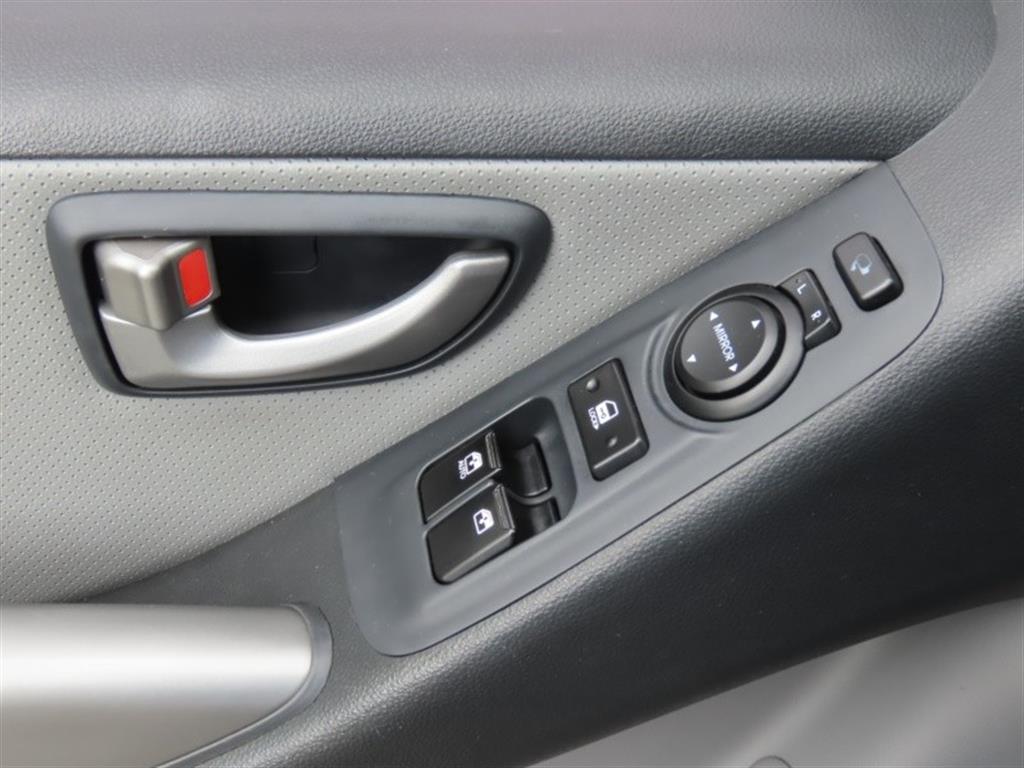 Hyundai Starex — photo 12