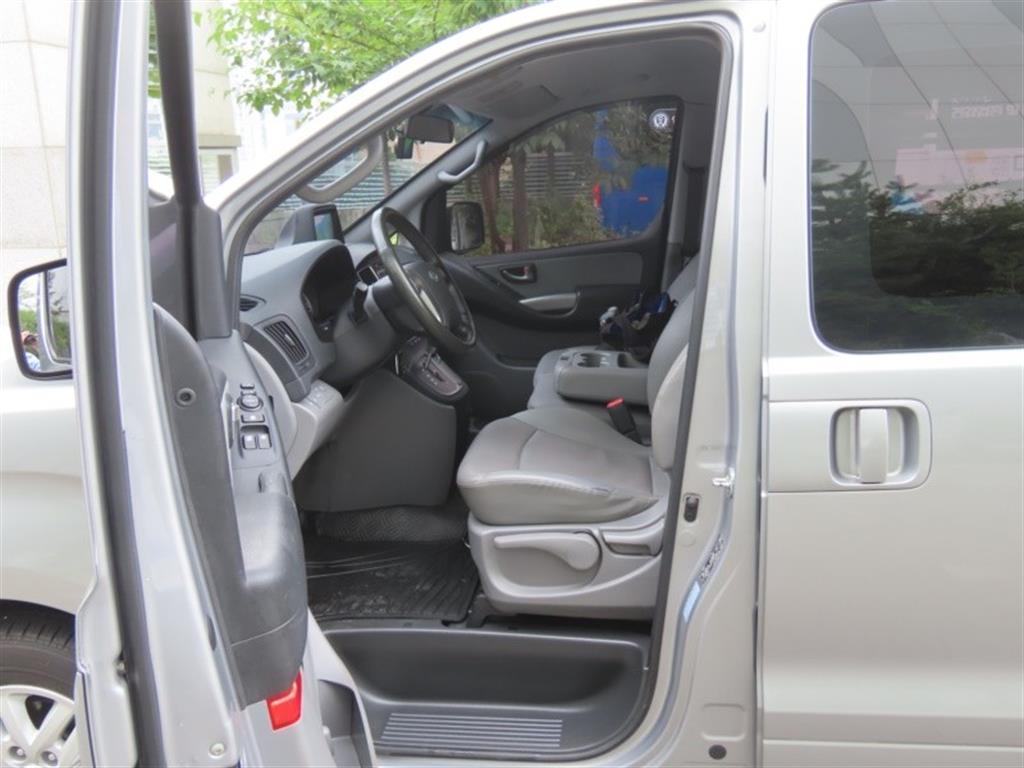 Hyundai Starex — photo 13