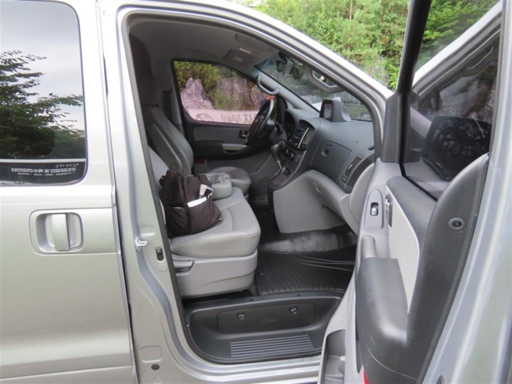 Hyundai Starex — photo 15