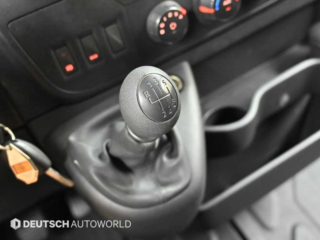 RENAULT Master — photo 09