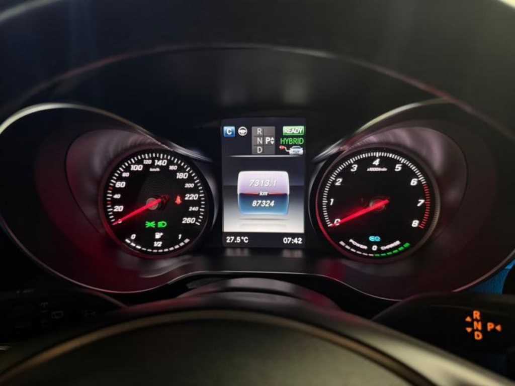 Mercedes-Benz GLC-Class — photo 09