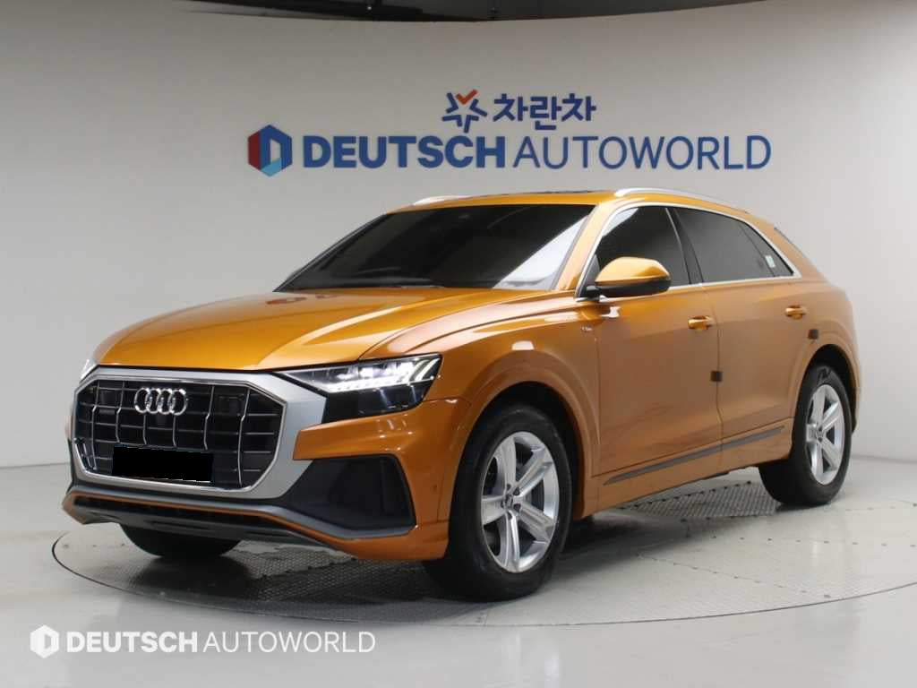 Audi Q8 — photo 01