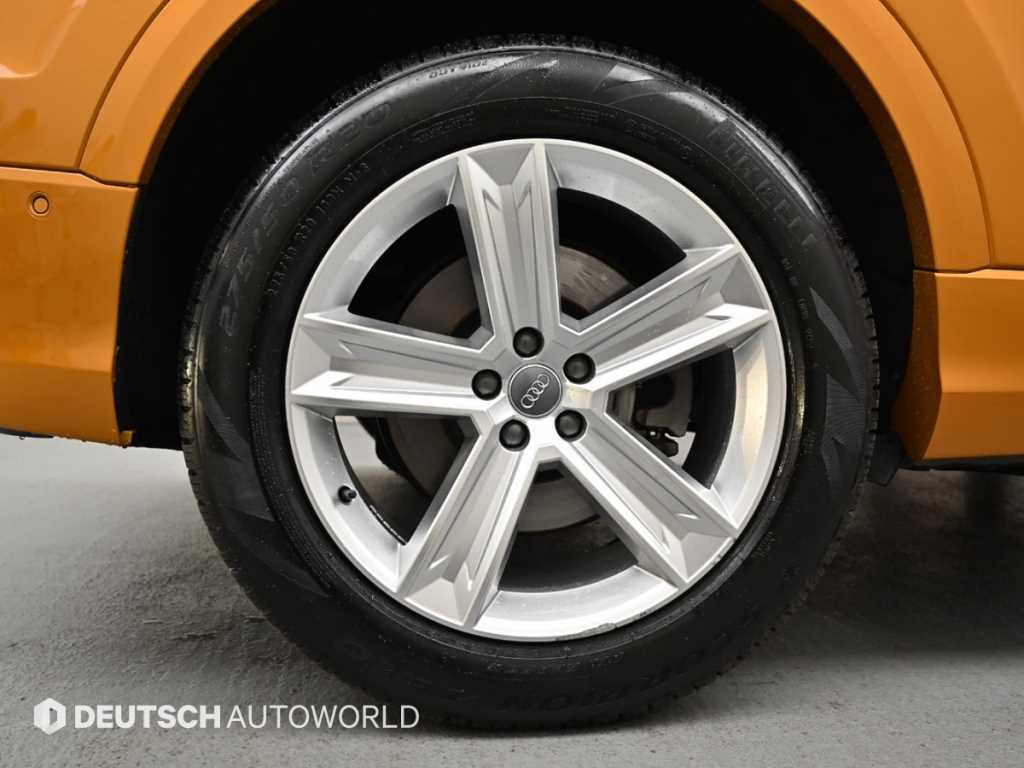 Audi Q8 — photo 05
