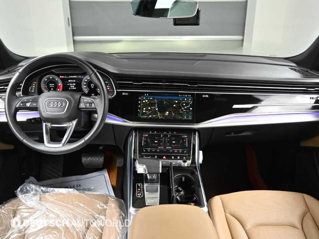 Audi Q8 — photo 07