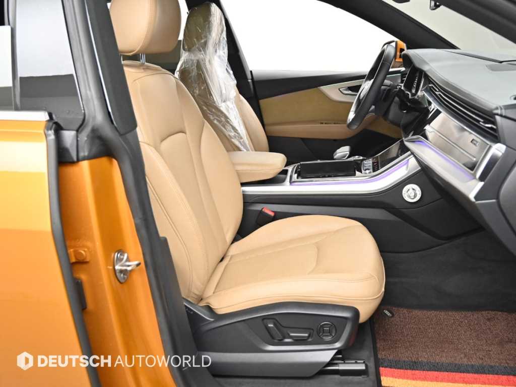 Audi Q8 — photo 10