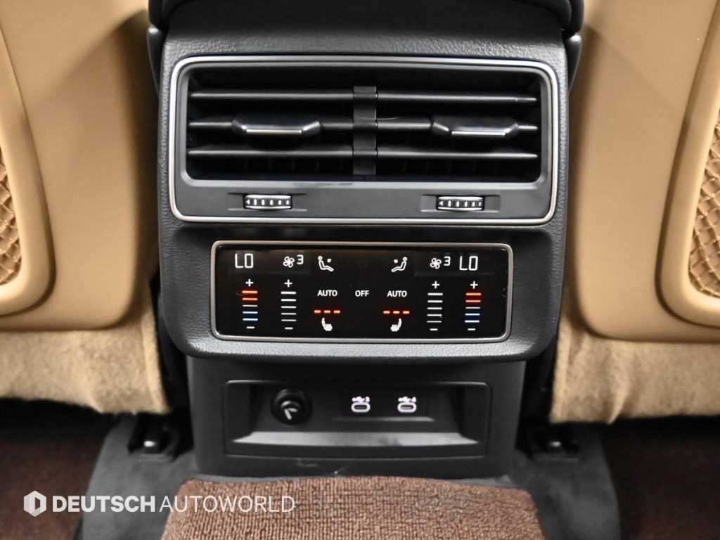 Audi Q8 — photo 16