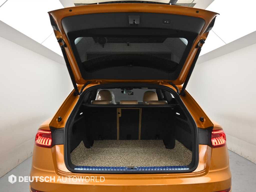 Audi Q8 — photo 19