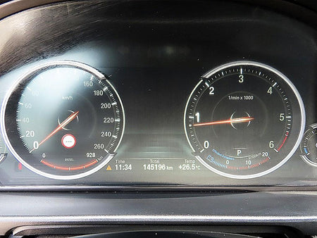 BMW 5-Series — photo 09