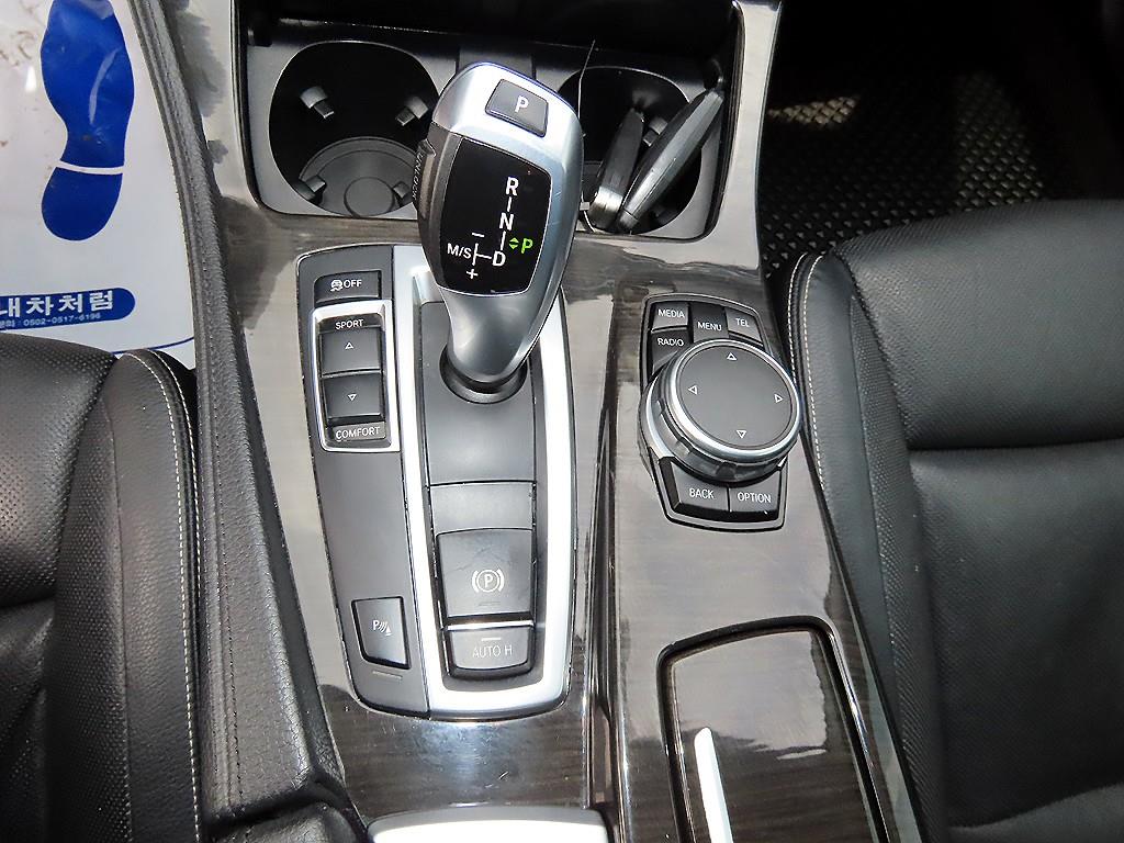 BMW 5-Series — photo 11