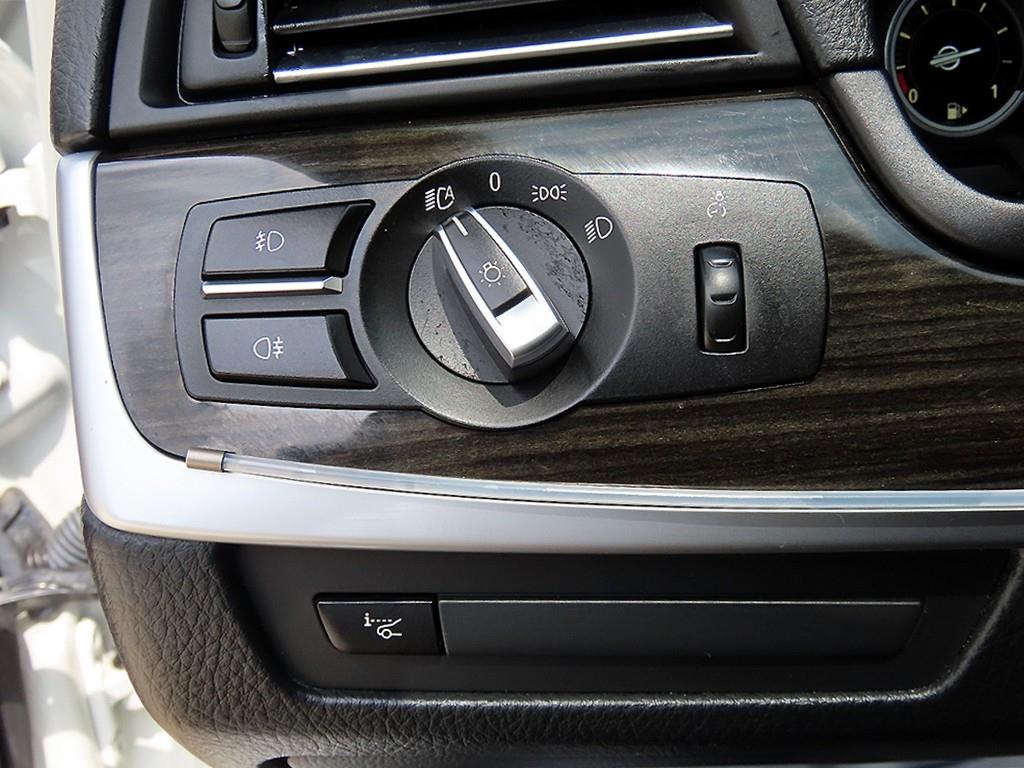 BMW 5-Series — photo 12