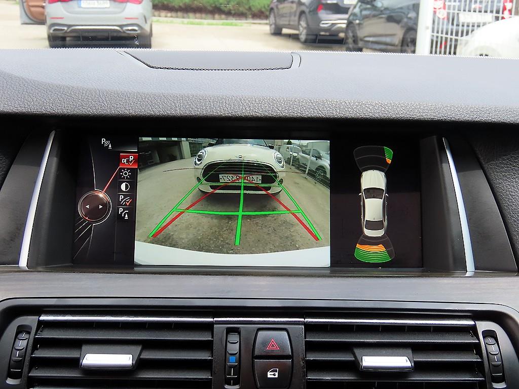 BMW 5-Series — photo 15