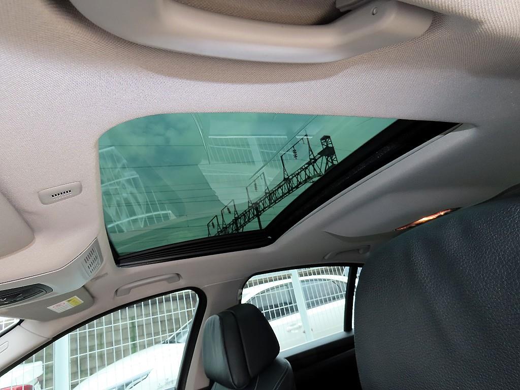 BMW 5-Series — photo 17