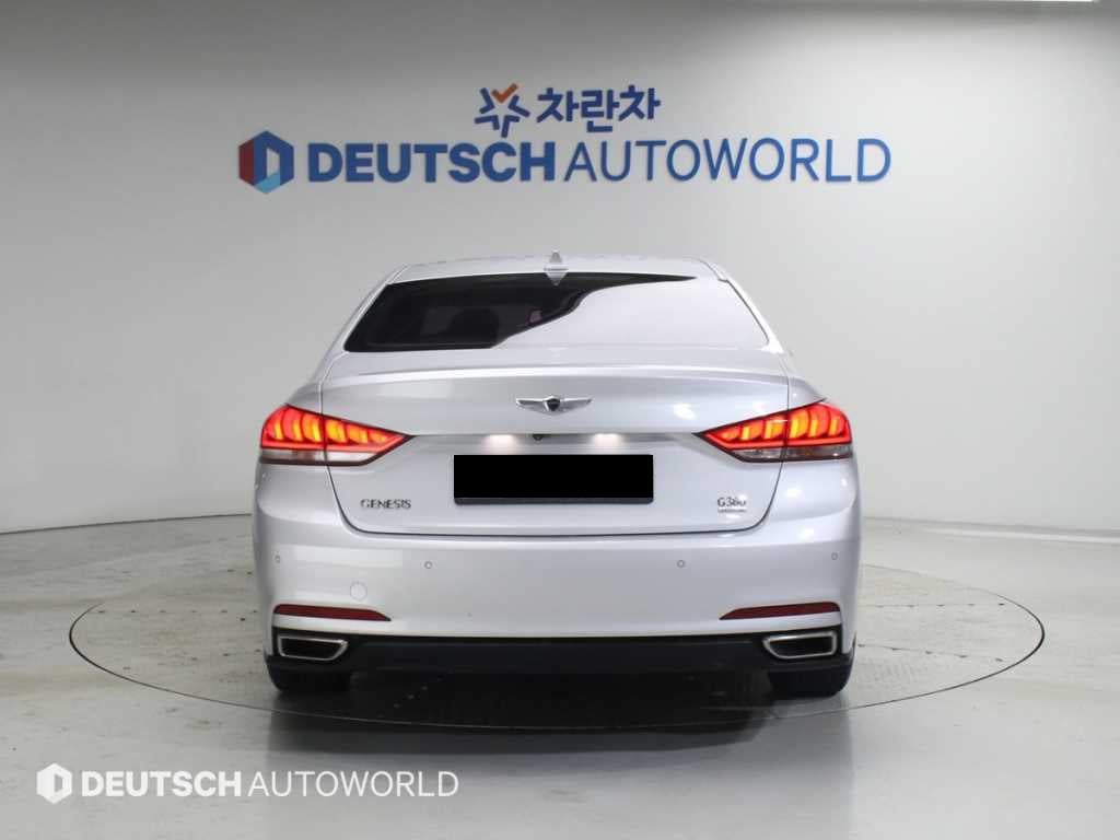 Hyundai Genesis — photo 04