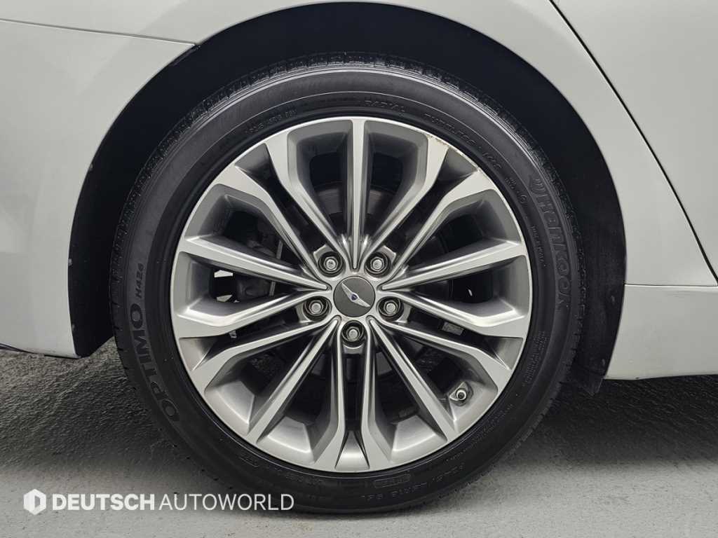 Hyundai Genesis — photo 05