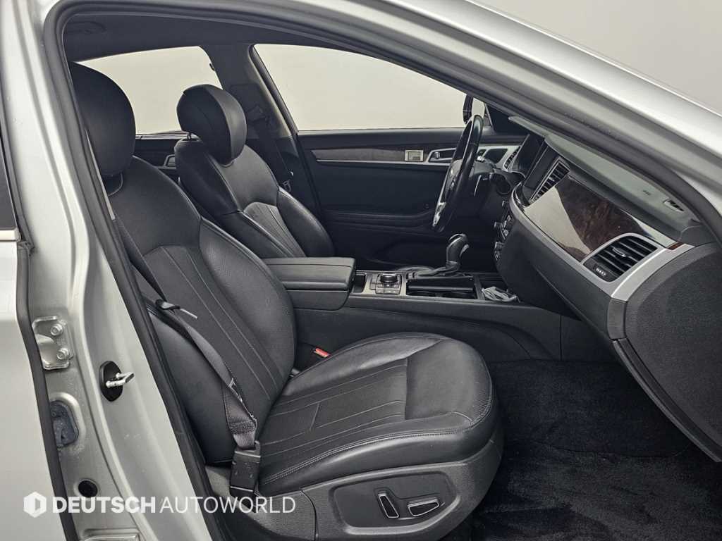 Hyundai Genesis — photo 10
